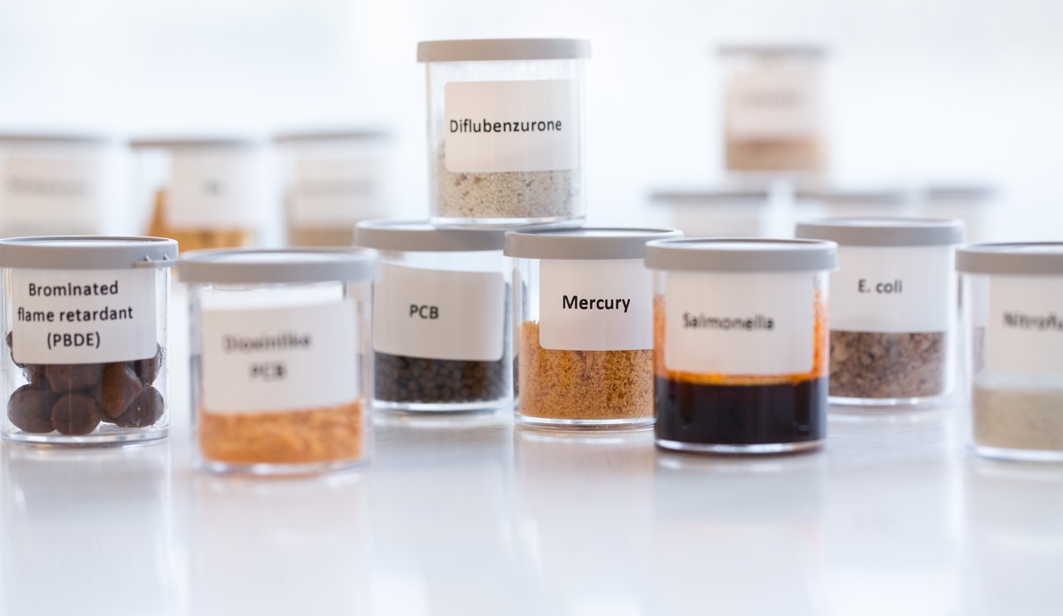 
Lab bokser Seksjon fremmed  og smittestoff Fotograf Helge Skodvin